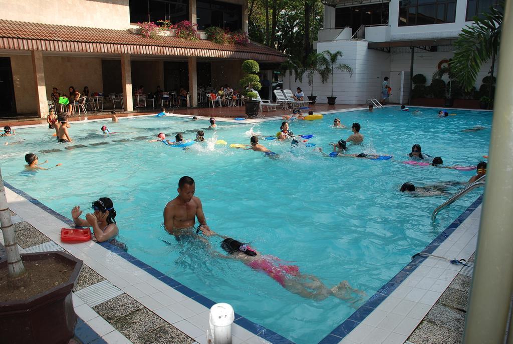 Hotel Sandjaja Palembang Kültér fotó