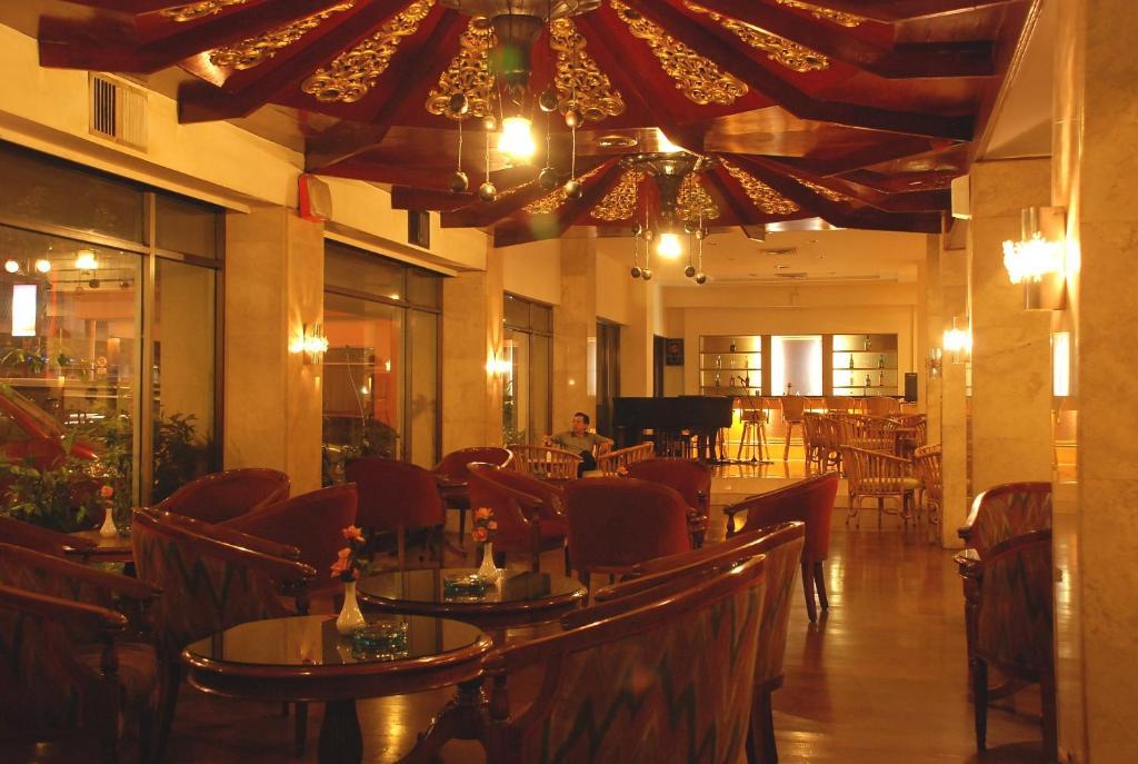 Hotel Sandjaja Palembang Kültér fotó