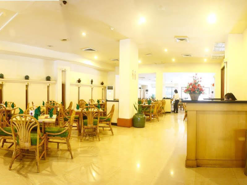 Hotel Sandjaja Palembang Kültér fotó
